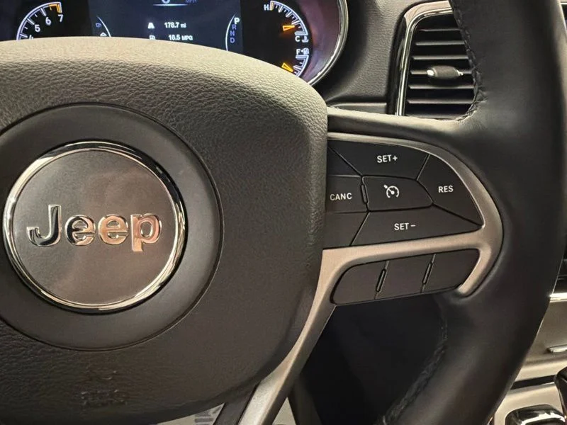 Used 2022 Black Jeep Limited image 30