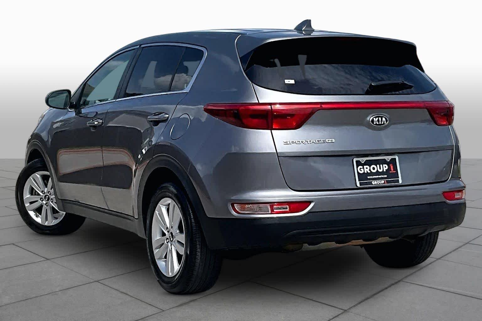 Used 2017 Mineral Silver Kia LX image 12