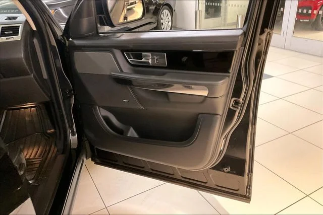 Used 2012 Black Land Rover HSE image 30