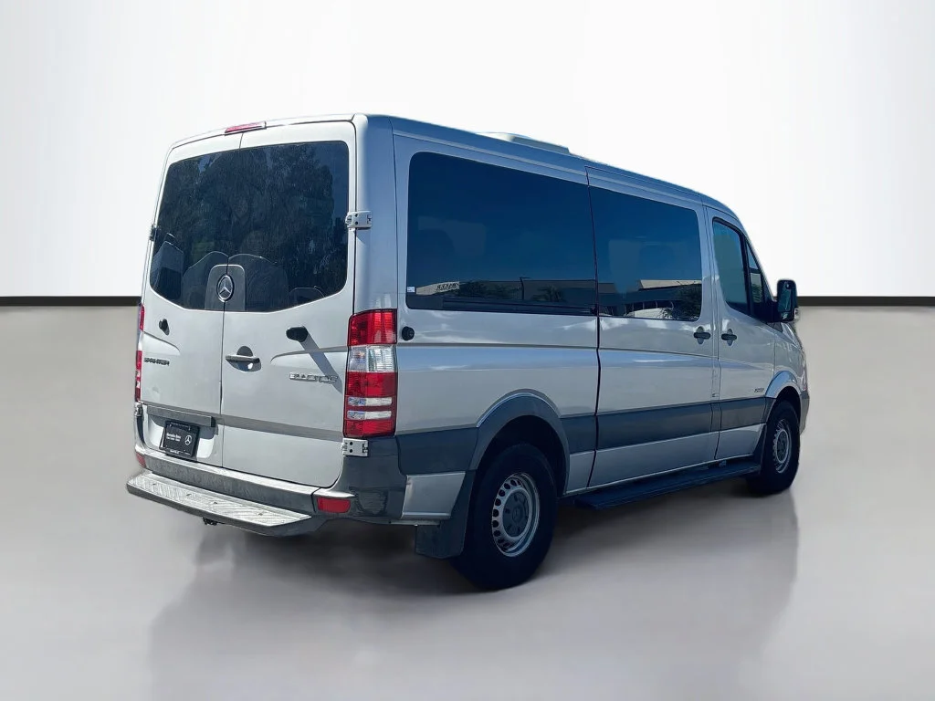Used 2016  Mercedes-Benz Passenger 144 WB image 3