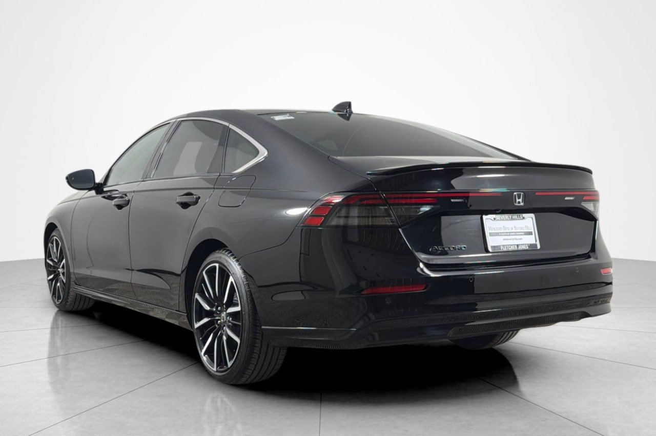 Used 2024 BLACK Honda Touring image 3