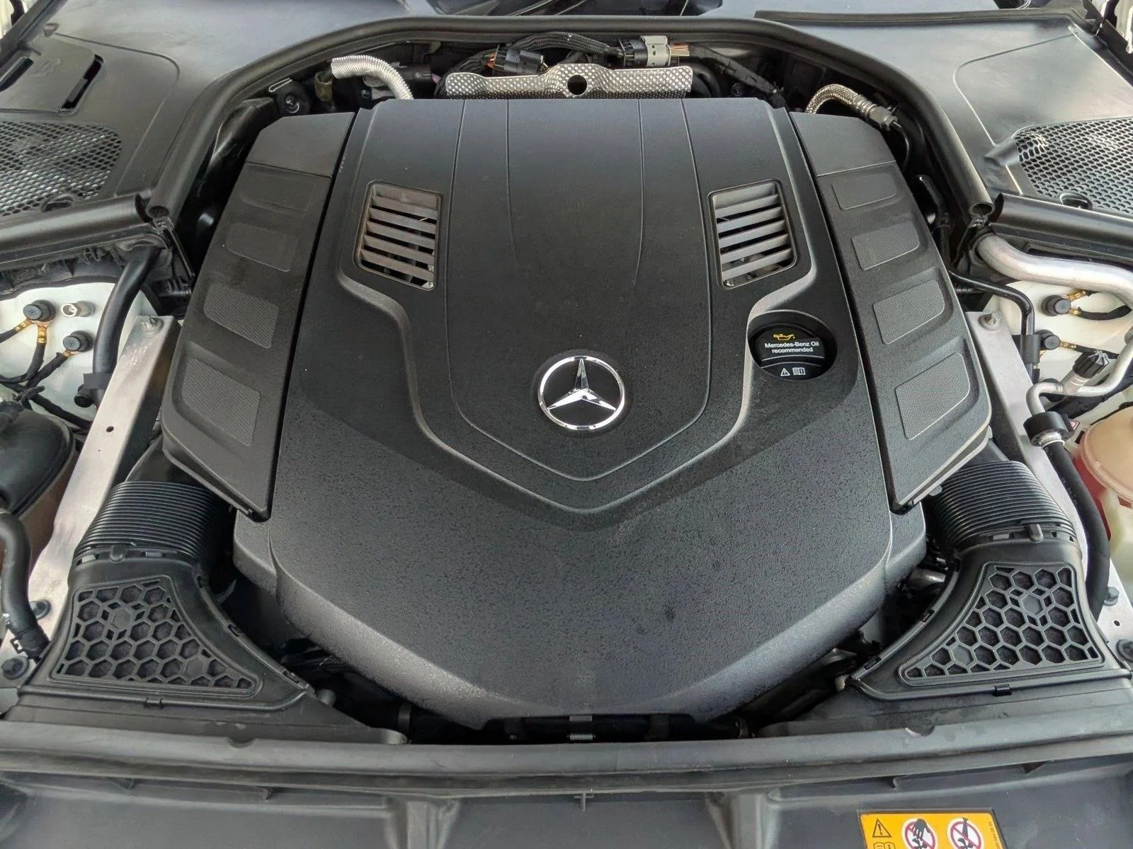 Used 2023 Manufaktur Cashmere White Magno Mercedes-Benz S 580 image 22