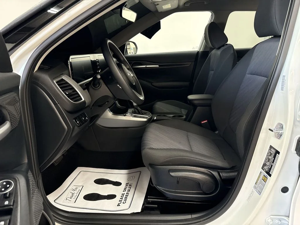 Used 2026 Snow White Pearl Kia LX image 12