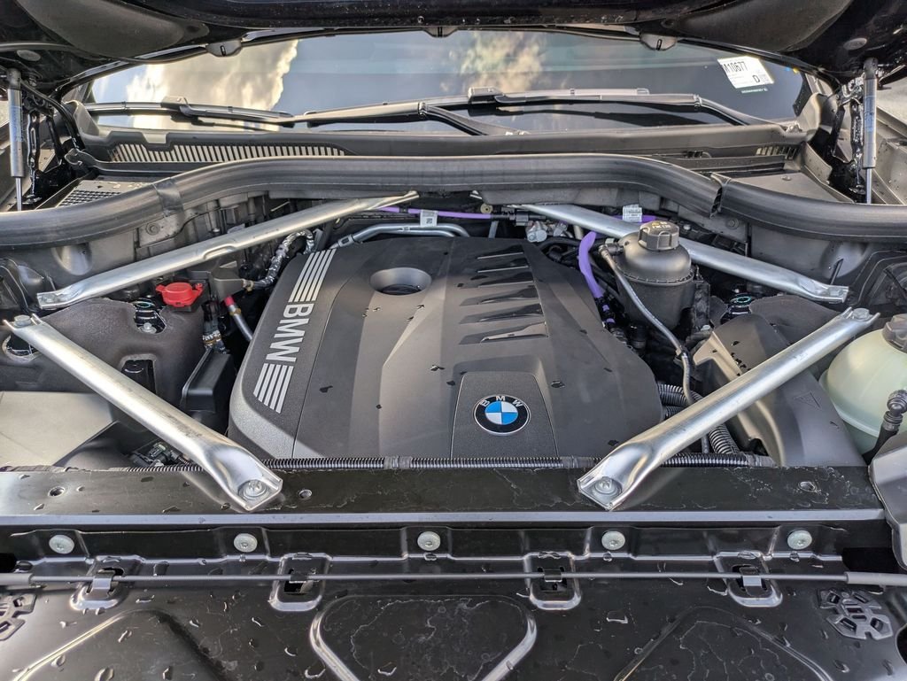 Used 2026 Black BMW xDrive40i image 10