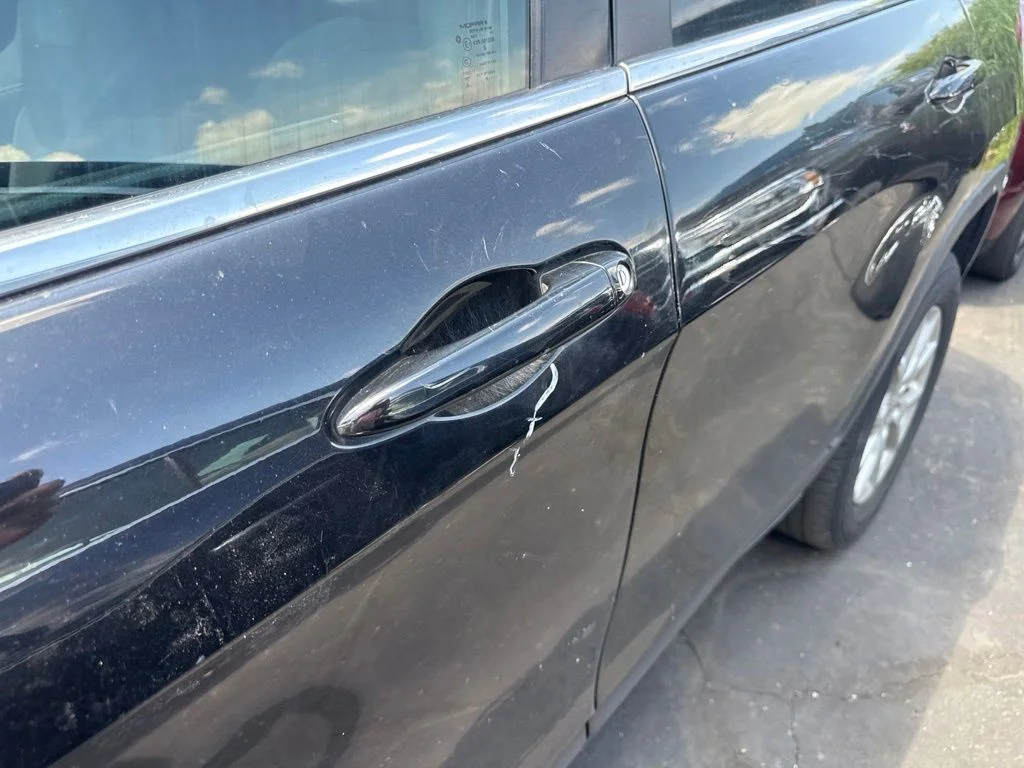 Used 2017 Black Jeep Latitude image 10