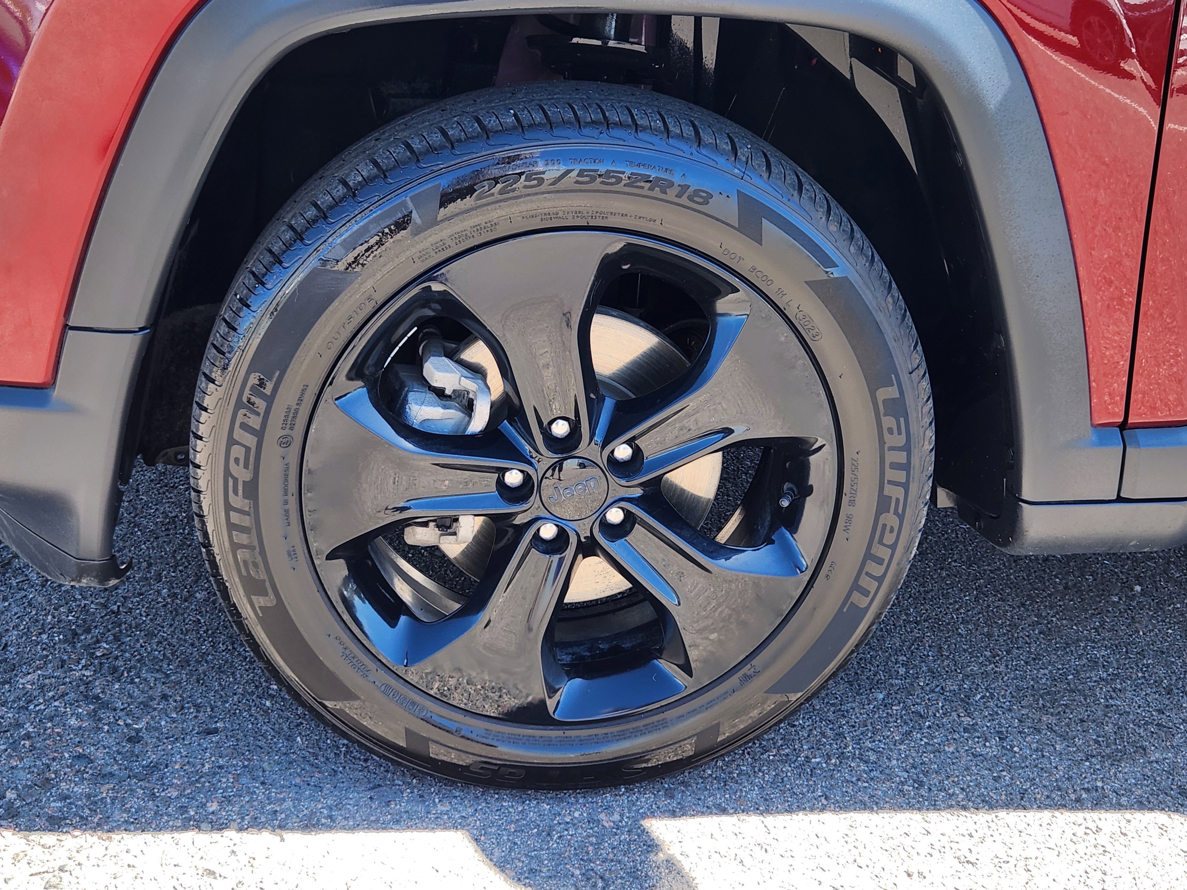 Used 2021 Red Jeep Latitude image 9