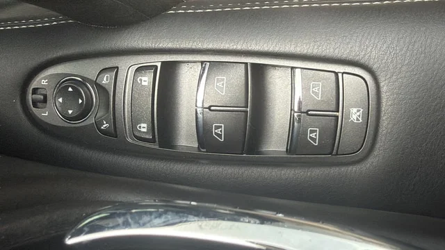 Used 2024 Anthracite Gray INFINITI Sensory image 19