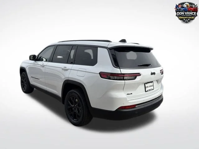 New 2026 White Jeep Altitude image 3