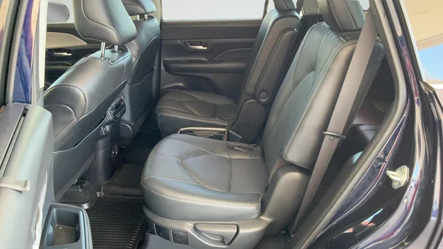 Used 2024  Toyota Limited image 21