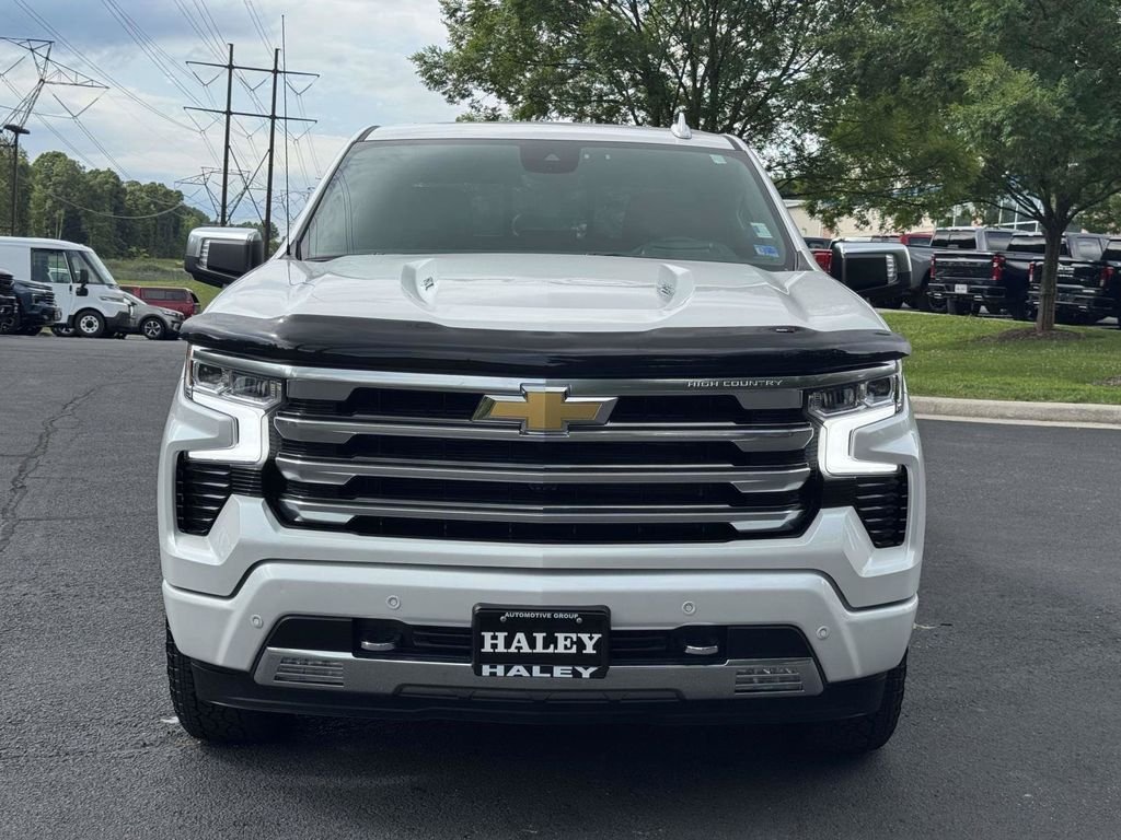 Used 2025 Beige Chevrolet High Country image 26