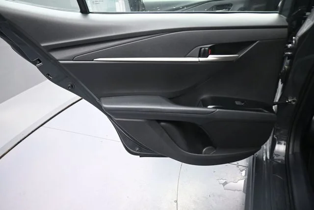 Used 2025  Toyota SE image 18