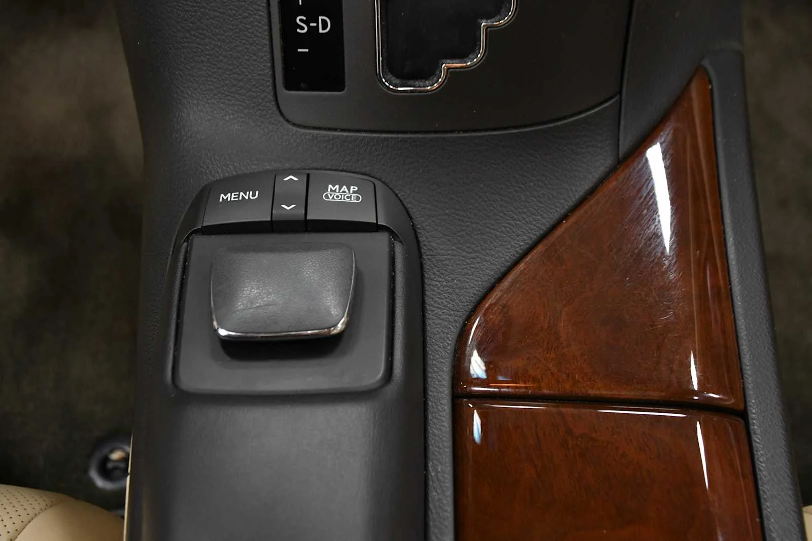 Used 2013 Nebula Gray Pearl Lexus  image 23