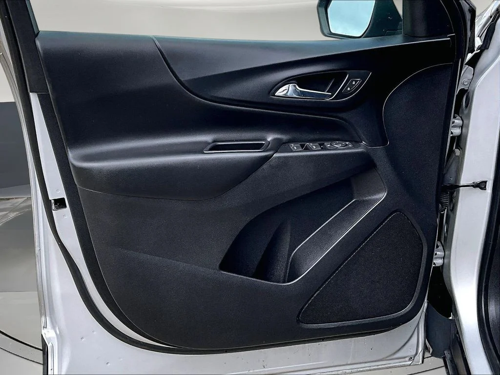 Used 2018 Silver Chevrolet LT image 24