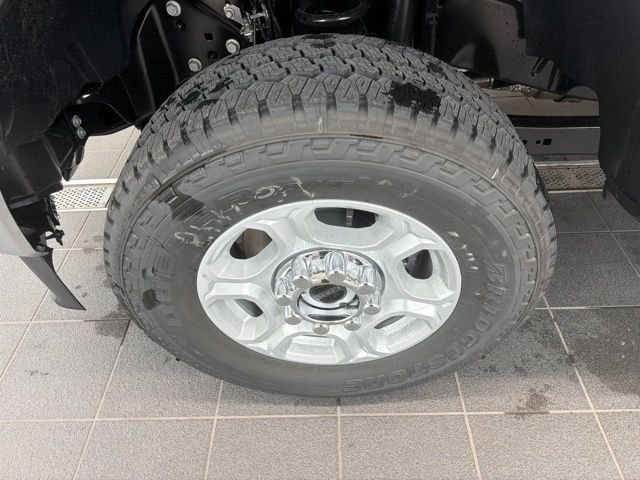 New 2027 Carbonized Gray Metallic Ford F-250® XLT image 4