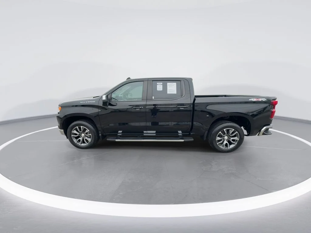 Used 2023 Black Chevrolet LT image 5