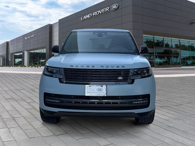 Used 2025 White Land Rover SE image 8
