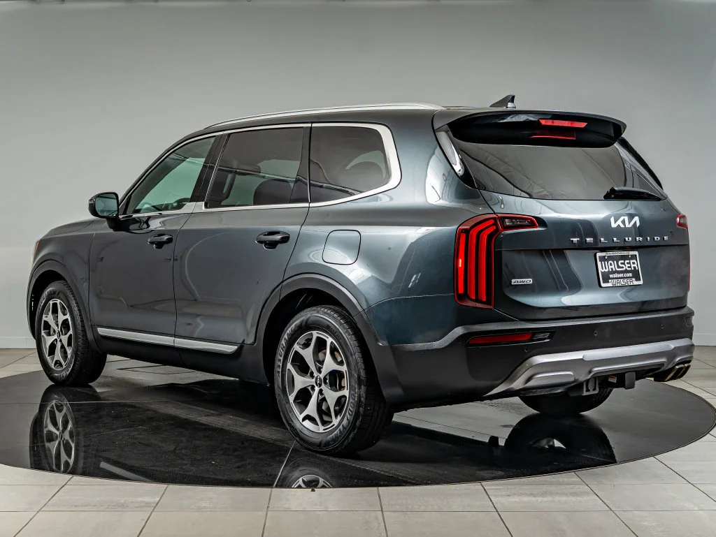 Used 2022 Gravity Gray Kia EX image 7