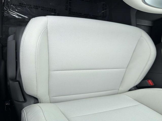 New 2026 Gray Hyundai SE FWD image 9
