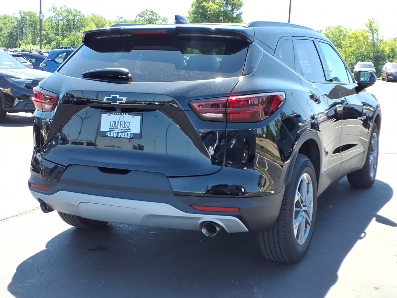 Used 2023 BLACK Chevrolet LT image 27