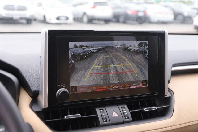 Certified Used 2025 RUBY FLARE PEARL* Toyota  image 18
