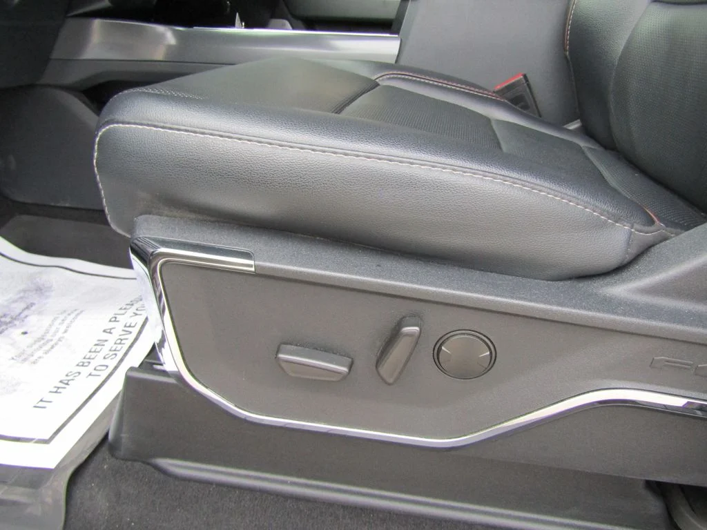 Used 2024 Gray Metallic Ford Lariat image 6