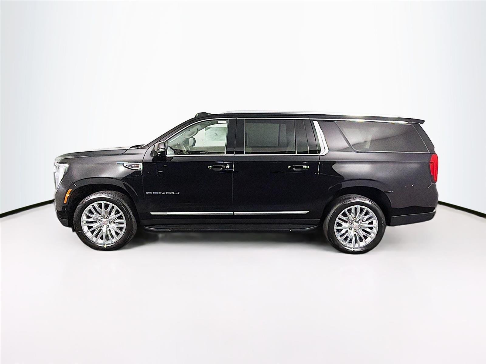 2026 GMC Yukon XL Denali - Photo 8