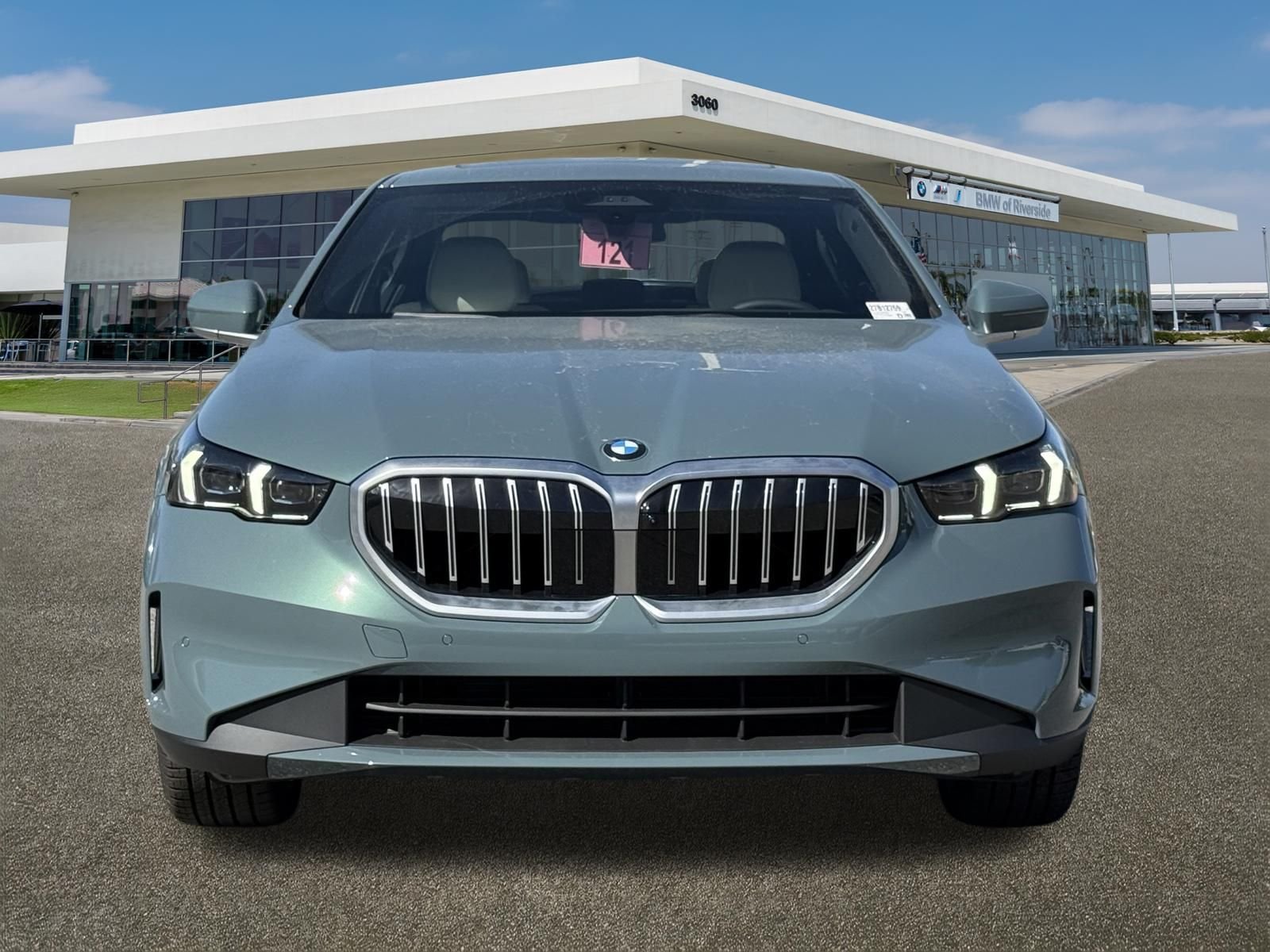 New 2027 Cape York Green Metallic BMW 530i xDrive image 3