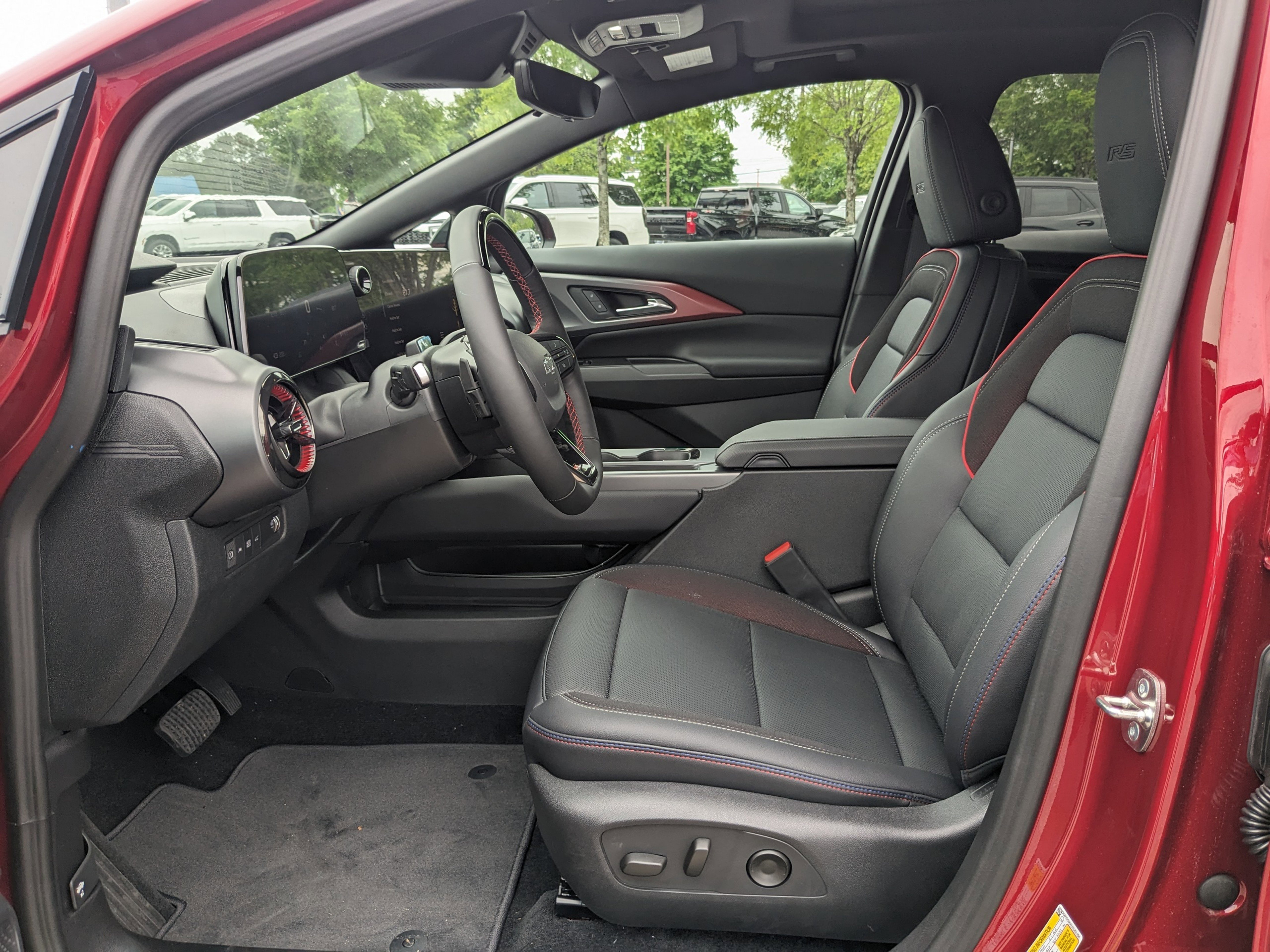 2025 Chevrolet Equinox EV RS - Photo 22