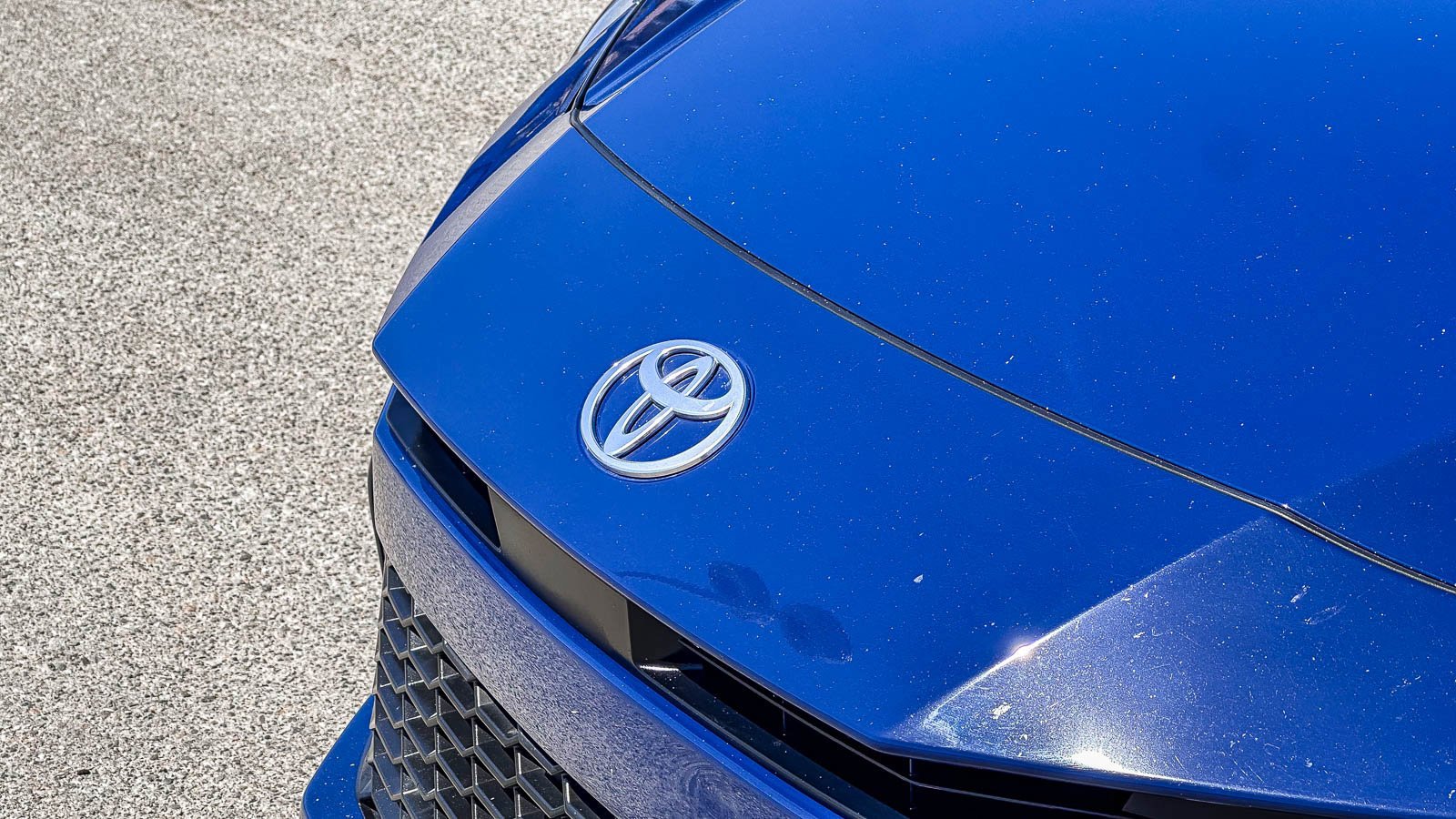 Used 2025 Blue Toyota LE image 5