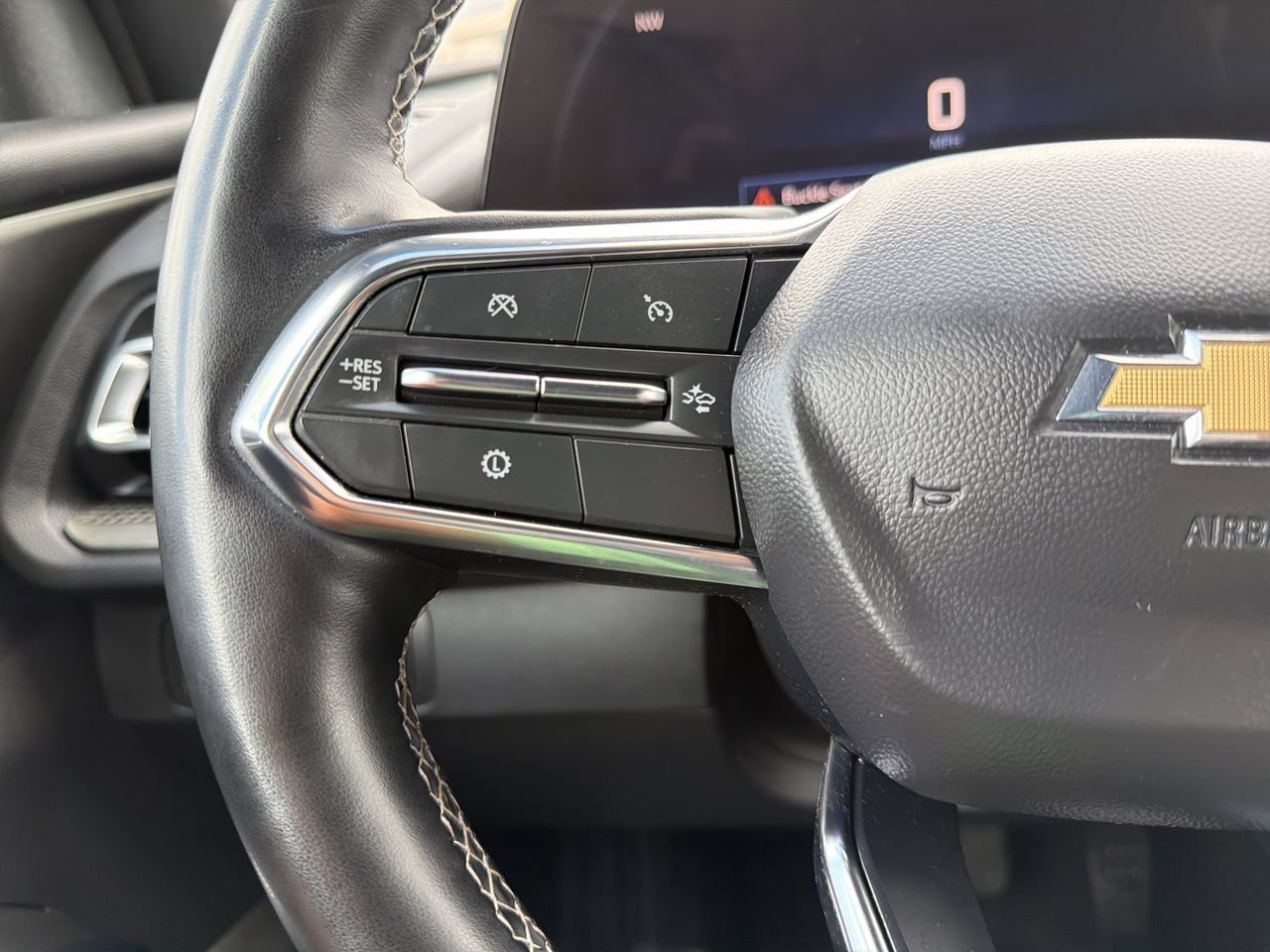 Used 2025 Summit White Chevrolet LT image 28