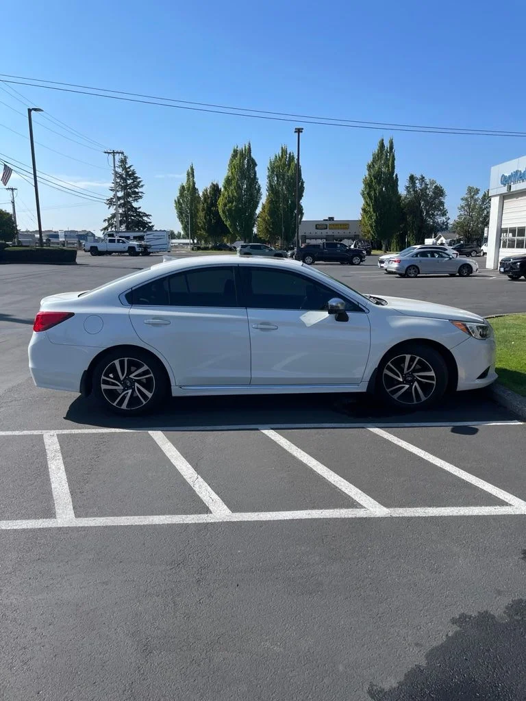 Used 2017 Crystal White Pearl Subaru 2.5i image 7