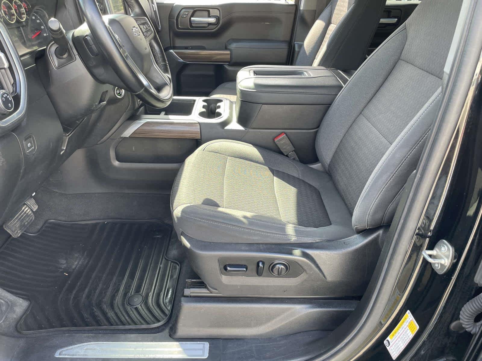 Used 2021 BLACK Chevrolet RST image 20