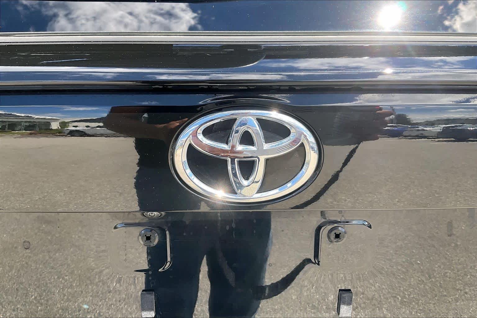 Used 2023 Midnight Black Metallic Toyota XLE image 32