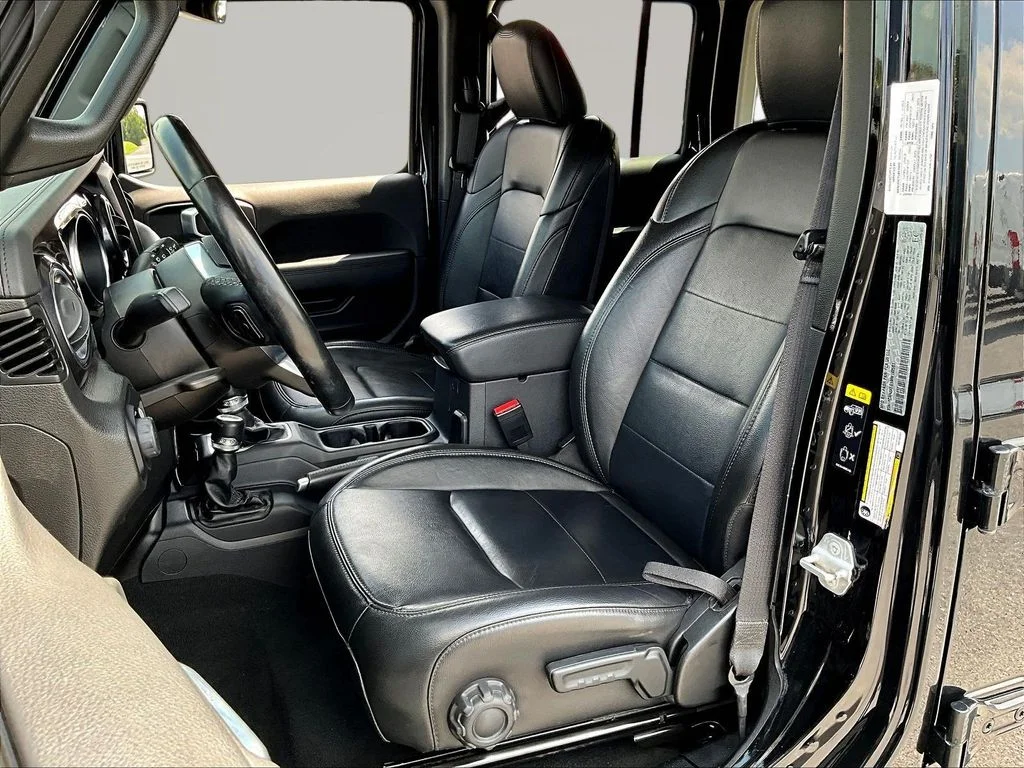 Used 2022 Black Jeep Unlimited Sahara Altitude image 21