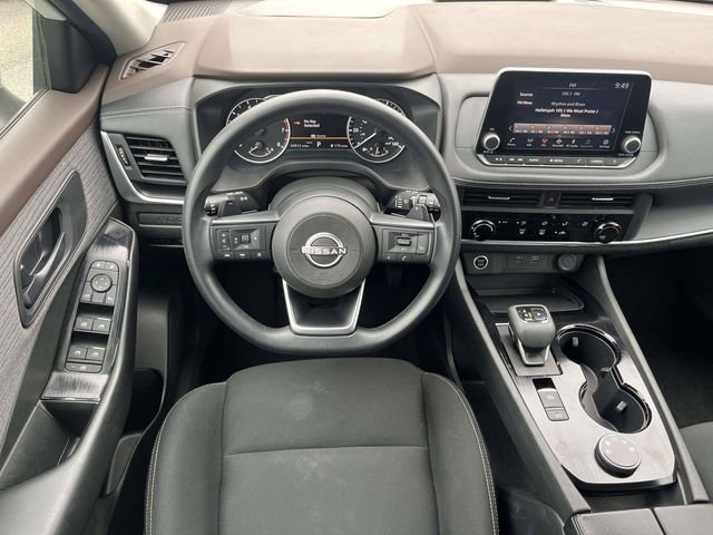 Used 2023 White Nissan S image 9