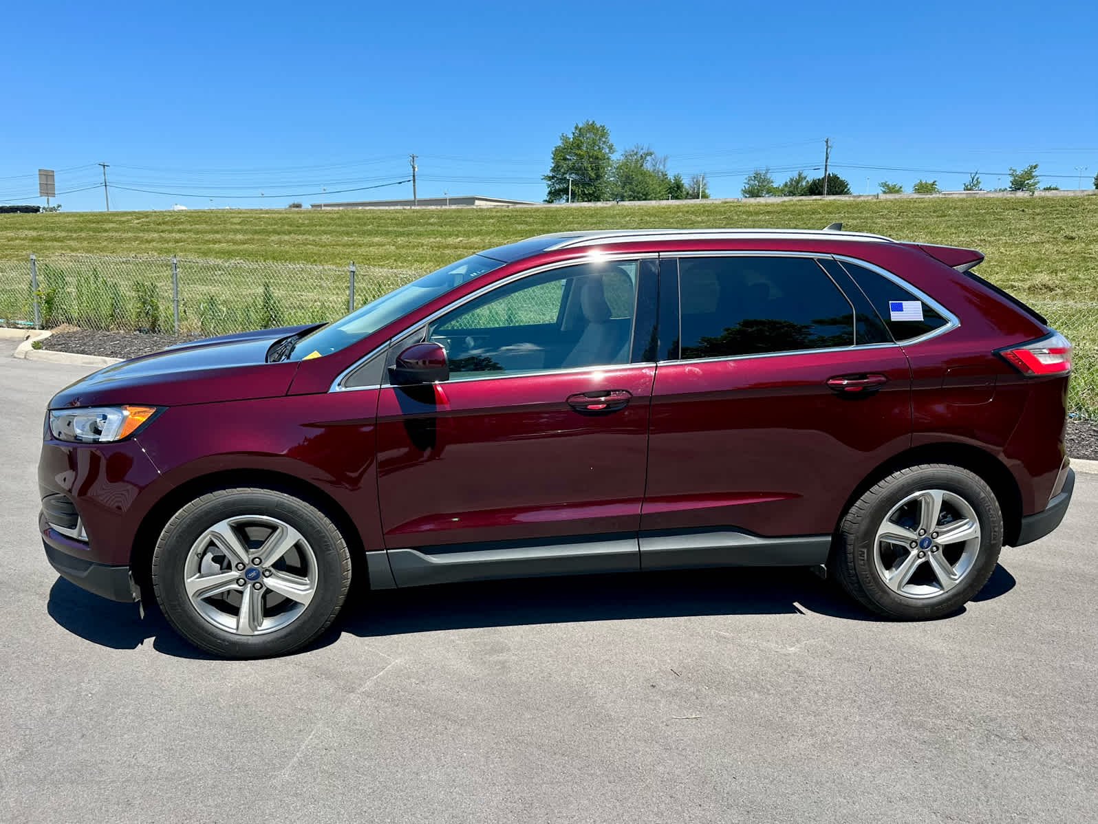 2021 Ford Edge SEL's photo