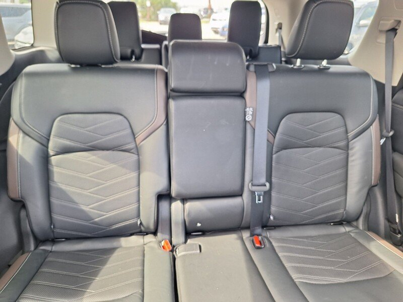 Used 2023 Red Nissan Platinum image 33