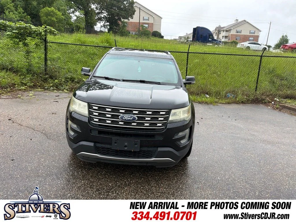 Used 2016 Black Ford XLT image 2