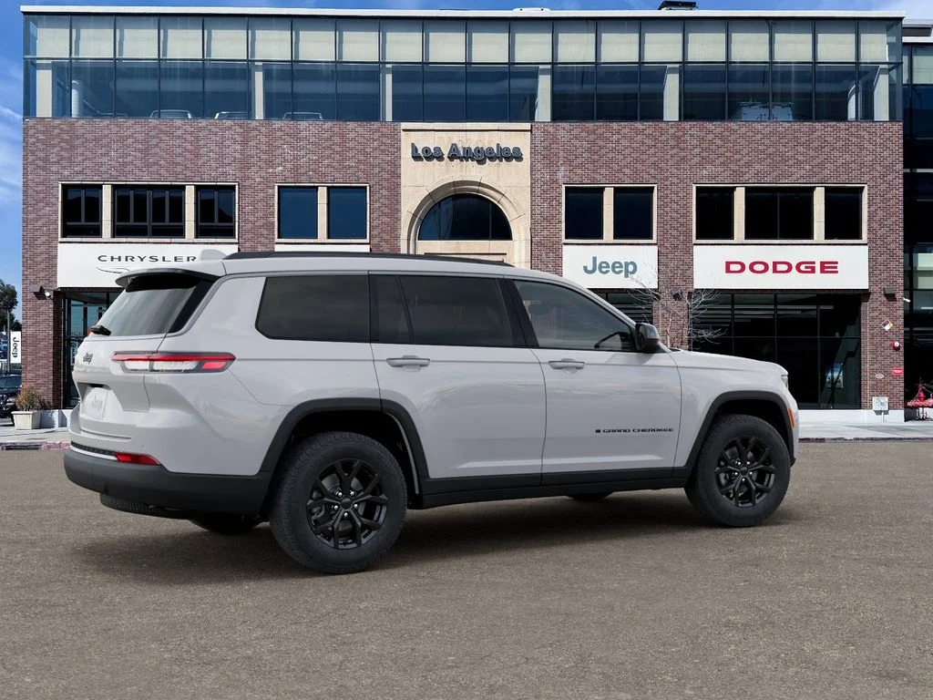 New 2026 Bright White Clear-Coat Exterior Paint Jeep Altitude image 4
