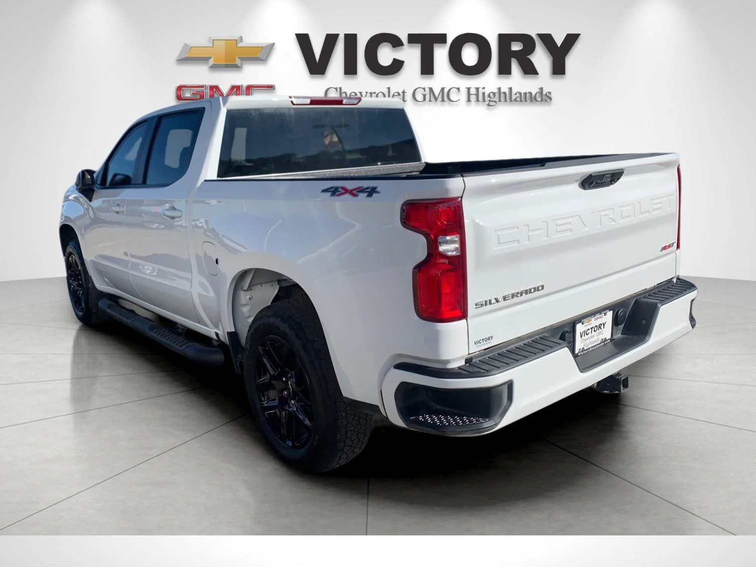 Used 2026 Summit White Chevrolet RST image 5