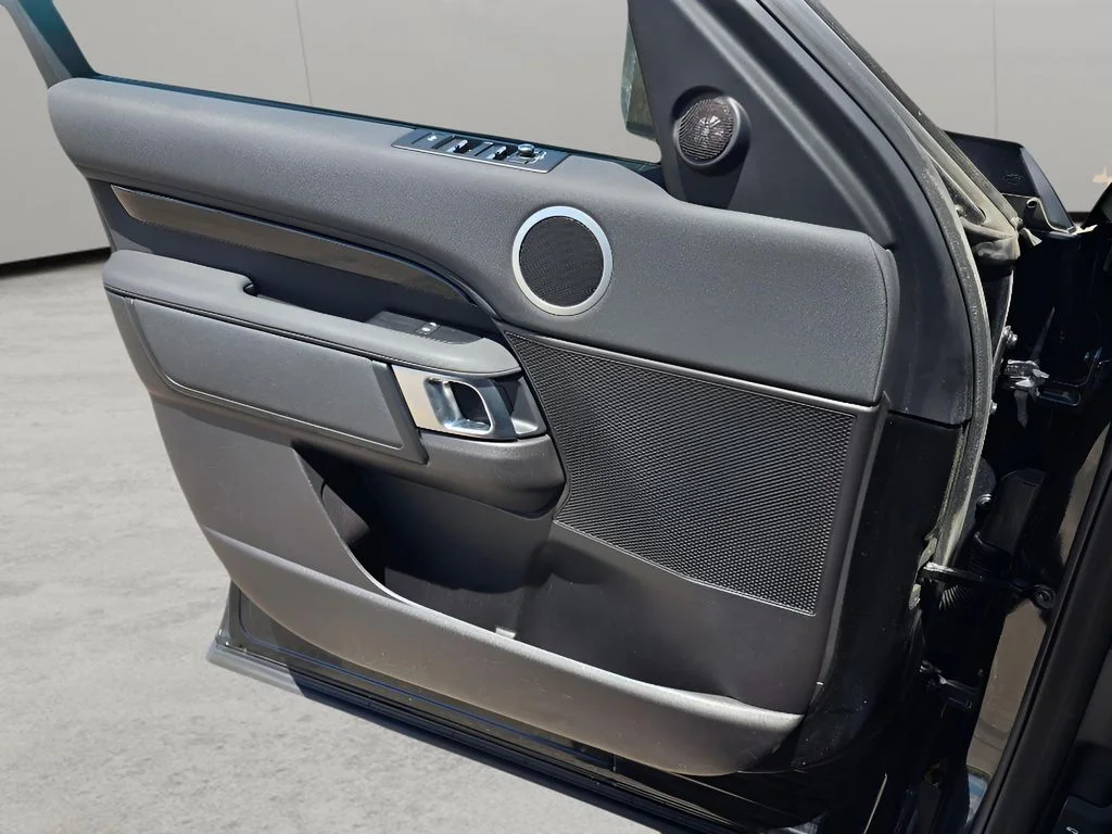 Used 2017 Santorini Black Metallic Land Rover SE image 14