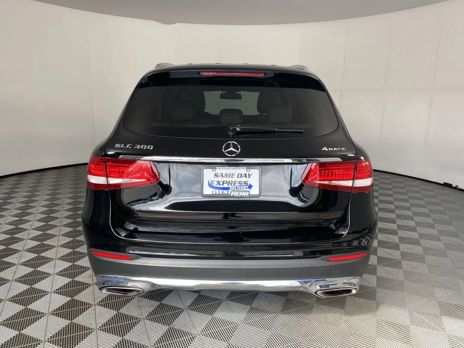 Used 2018 Obsidian Black Metallic Mercedes-Benz GLC 300 image 14
