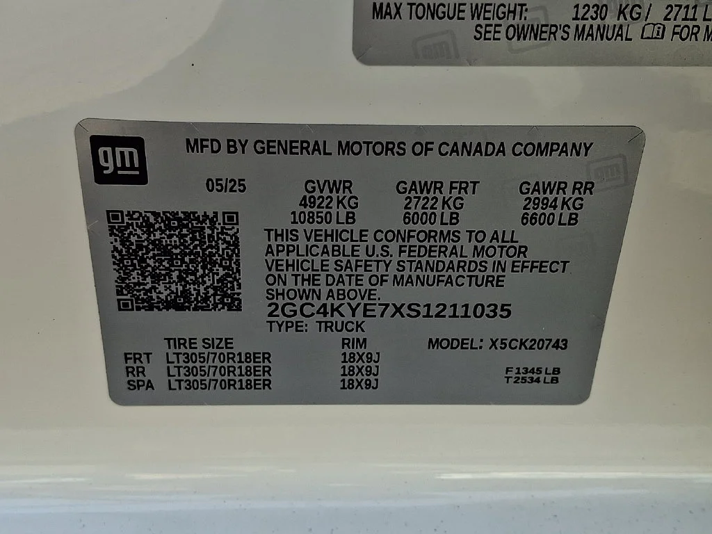 Used 2025 White Chevrolet ZR2 image 28