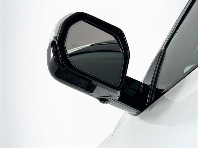 Certified Used 2025 WIND CHILL PEARL Toyota  image 5