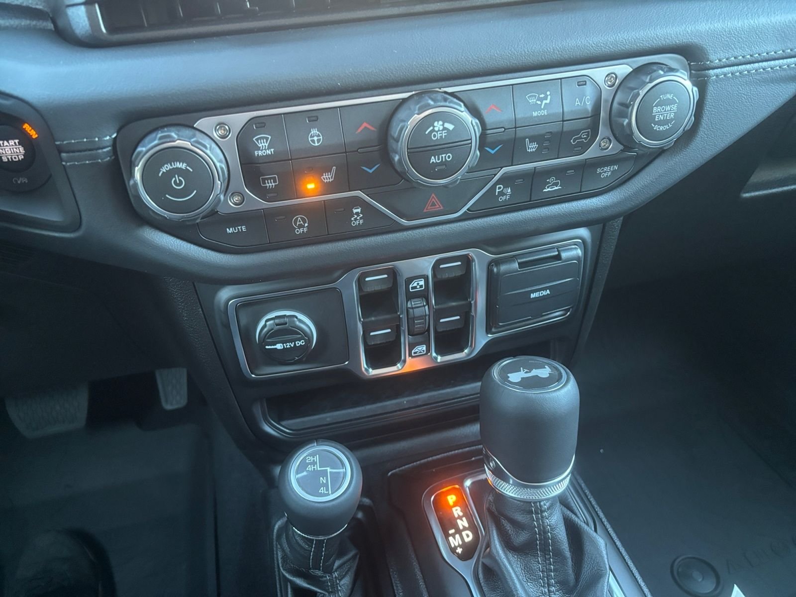2026 Jeep Wrangler 4-Door Sahara - Photo 27