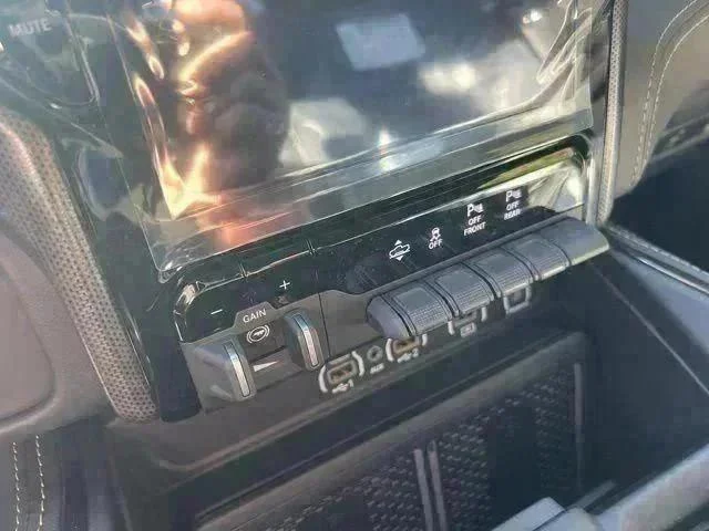 2026 RAM 1500 Limited - Photo 21