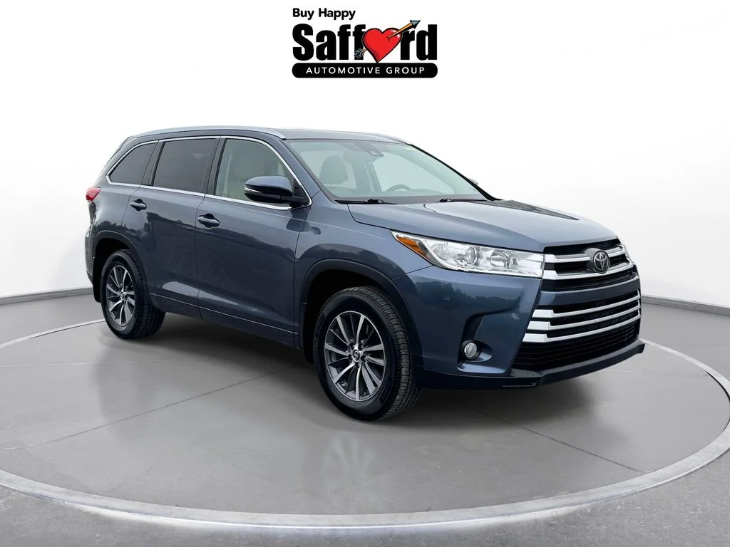 Used 2018 Blue Toyota XLE image 10