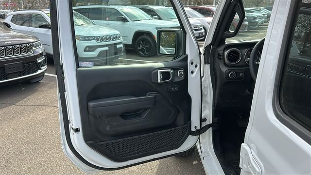 Used 2023 White Jeep Sport S image 8