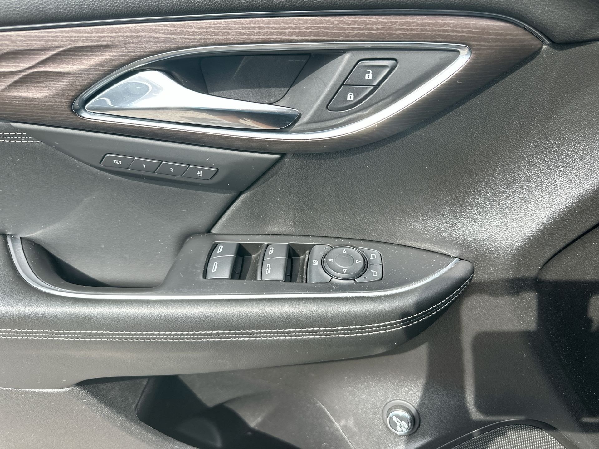 Certified Used 2023 Ebony Twilight Metallic Buick Avenir image 24
