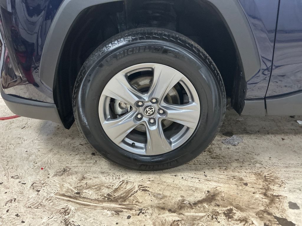 Certified Used 2025  Toyota XLE image 10